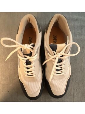 Zara Cream and Black Retro Runner Sneakers size 41 or US 10